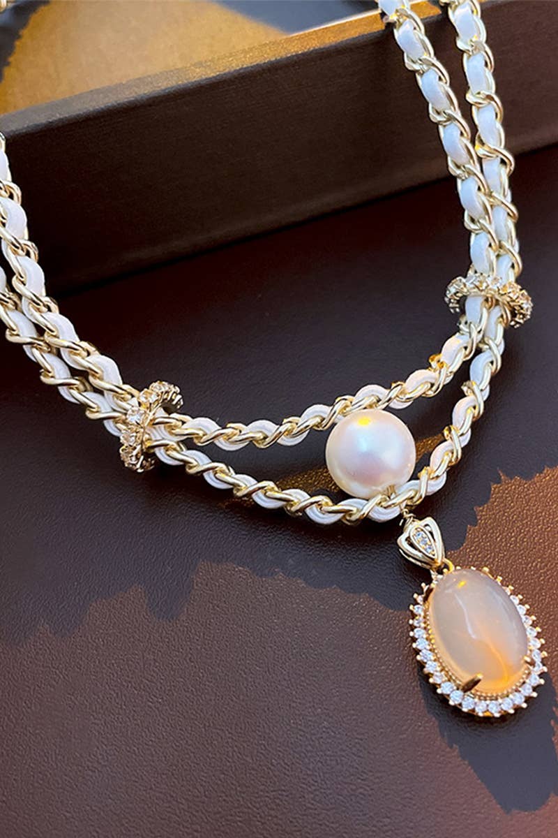 DOUBLE LAYERED PENDANT NECKLACE