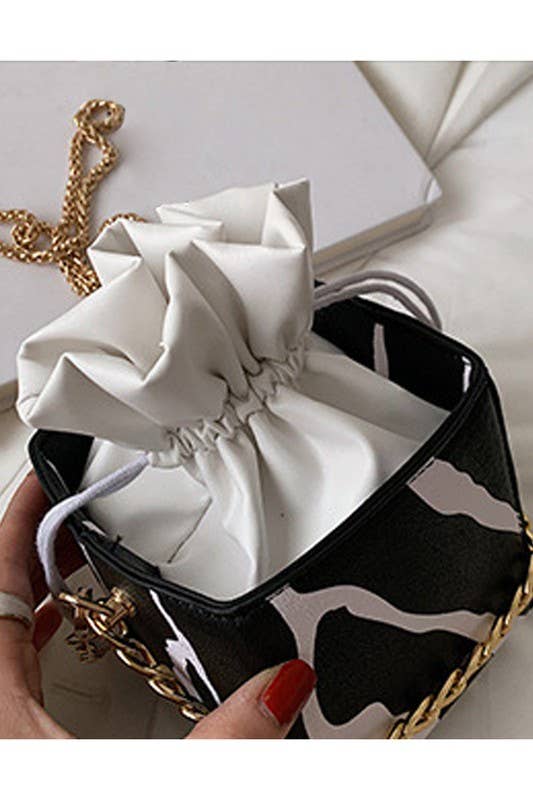 CHAIN SMALL SQUARE BOX BUCKET MAKEUP BAG_CWAB347