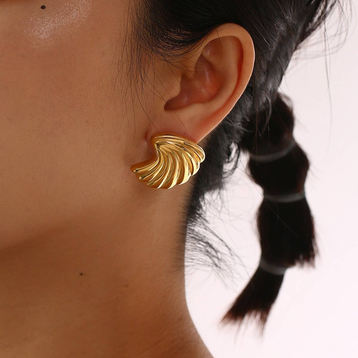 Fade-Resistant Titanium Steel Minimalist Studs_CWMM8905