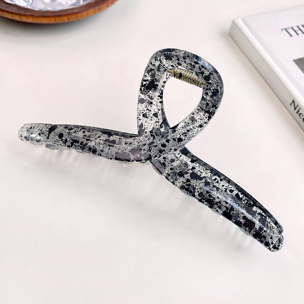 Hollowed-out retro ink dot clipper hair clips