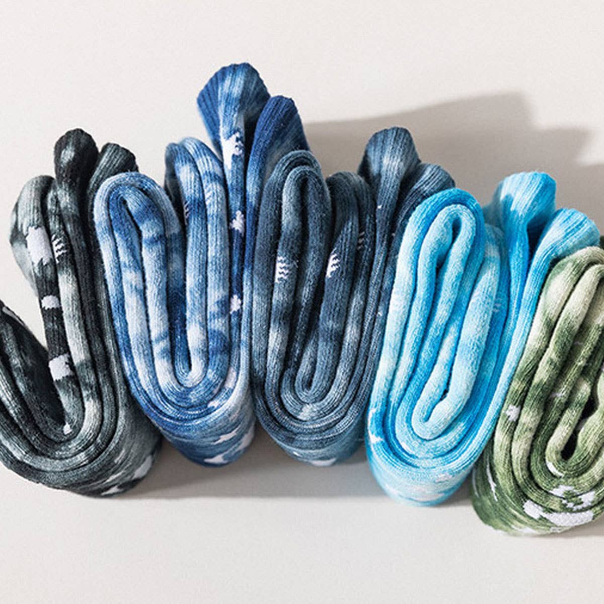 UNIVERSE PRINTED TIE DYED FASHION CREW SOCKS