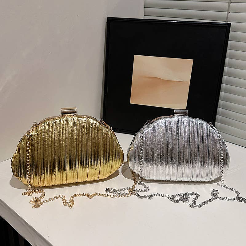 Fashionable and niche glossy single-shoulder bag