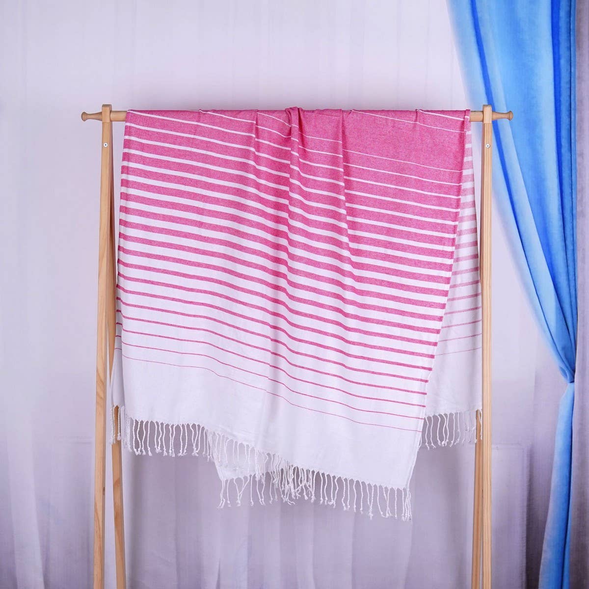 Ombre Tassel Woven Beach Towel for Travel & Couples_CWMM7671
