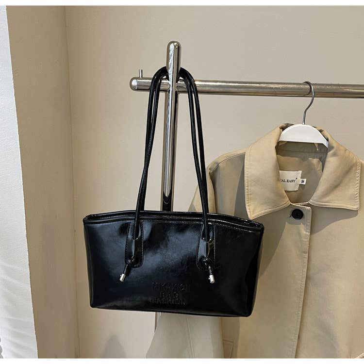 Fashionable versatile and simple underarm bag