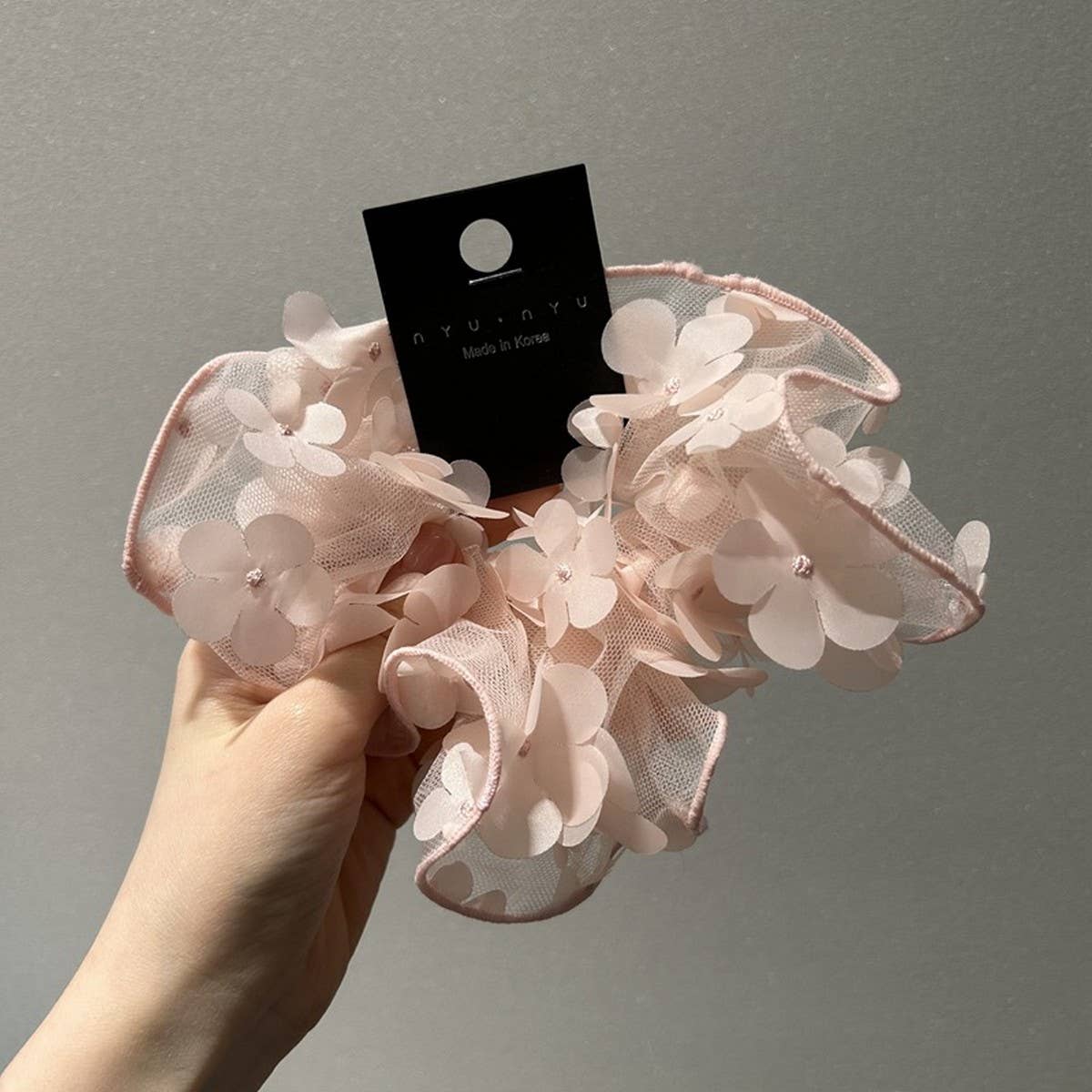 ELEGANT FLOWER HAIR SCRUNCHIES_CWAHA1730