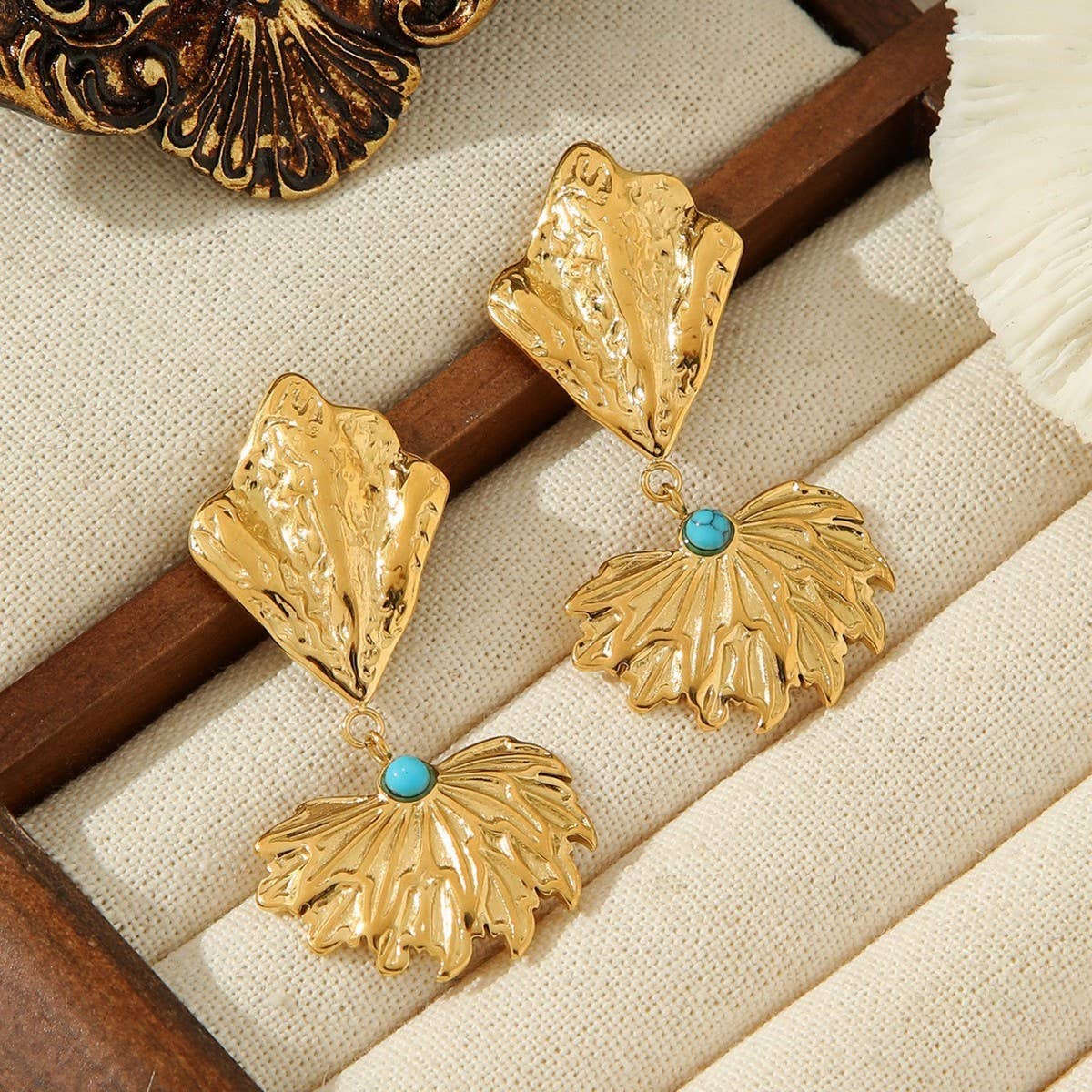 HOLLOW EARRINGS BUTTERFLY LEAF TEMPERAMENT EARRINGS