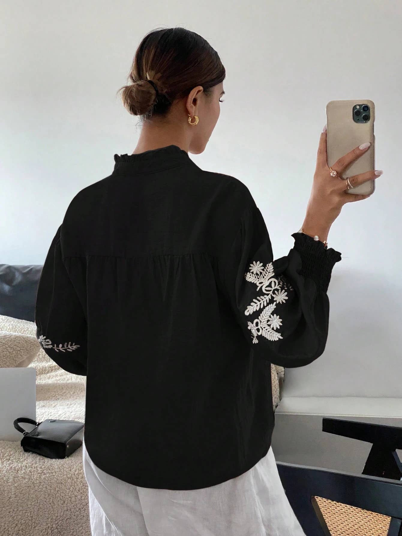 Embroidered single-breasted lantern sleeve top