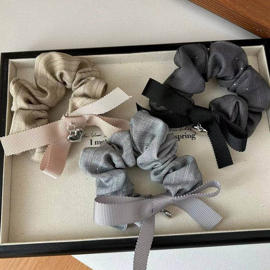 DELICATE CHANEL BOW HAIR SCRUNCHIES