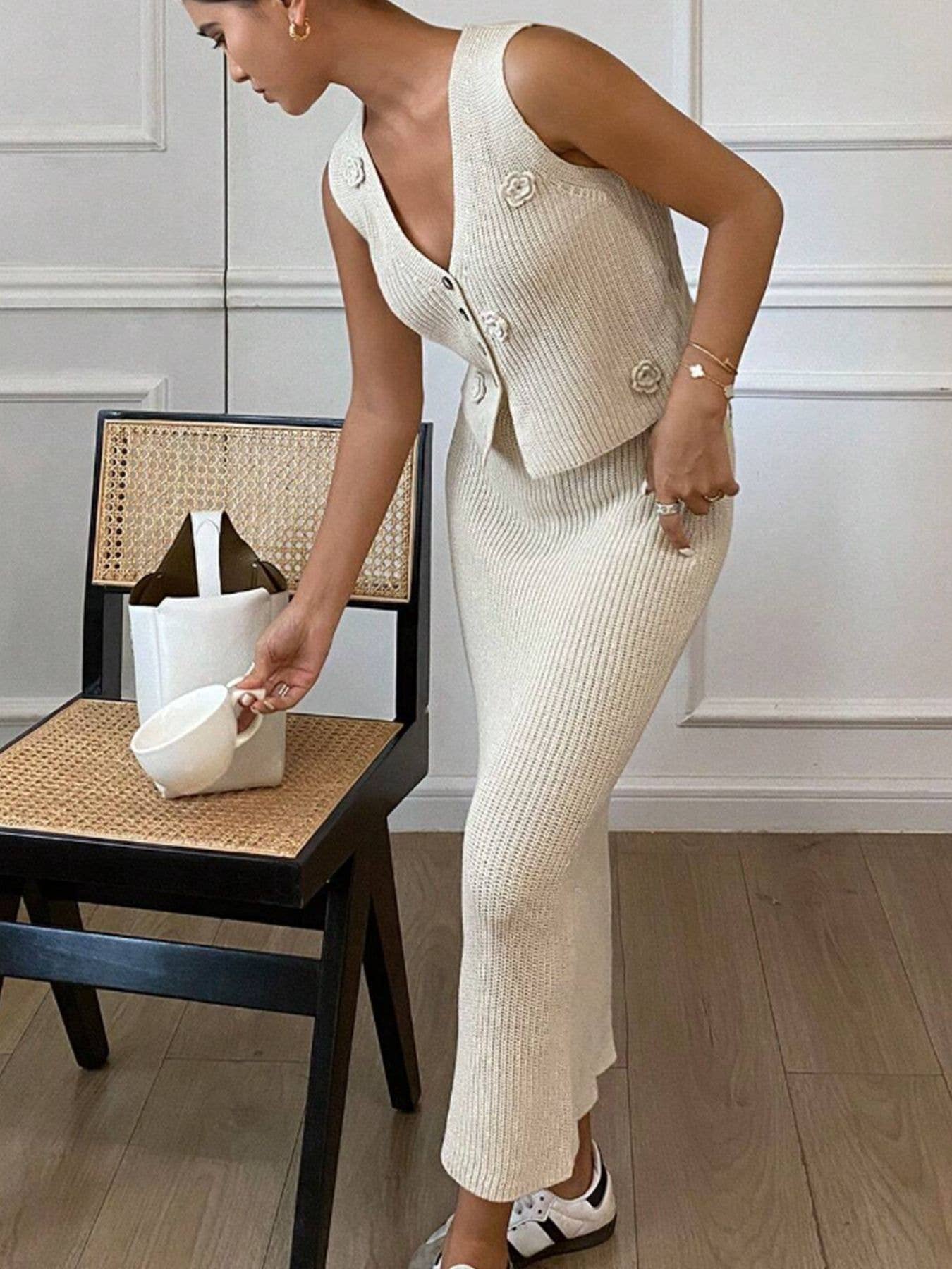 Three-dimensional floral skirt vest knitted set