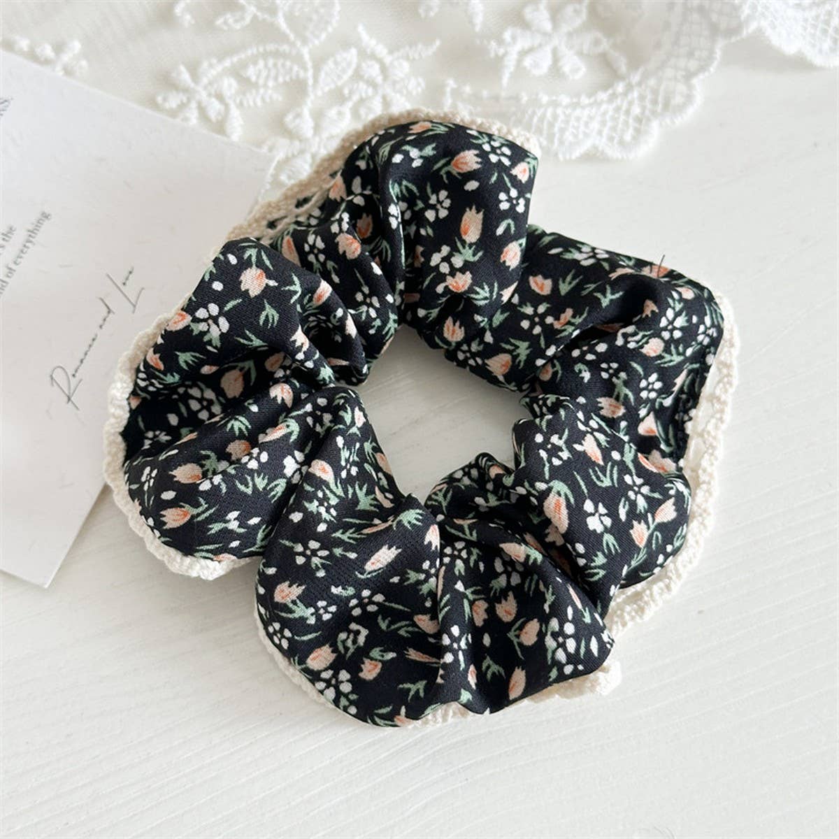 FLORAL LACE BORDER VERSATILE LARGE INTESTINE RING