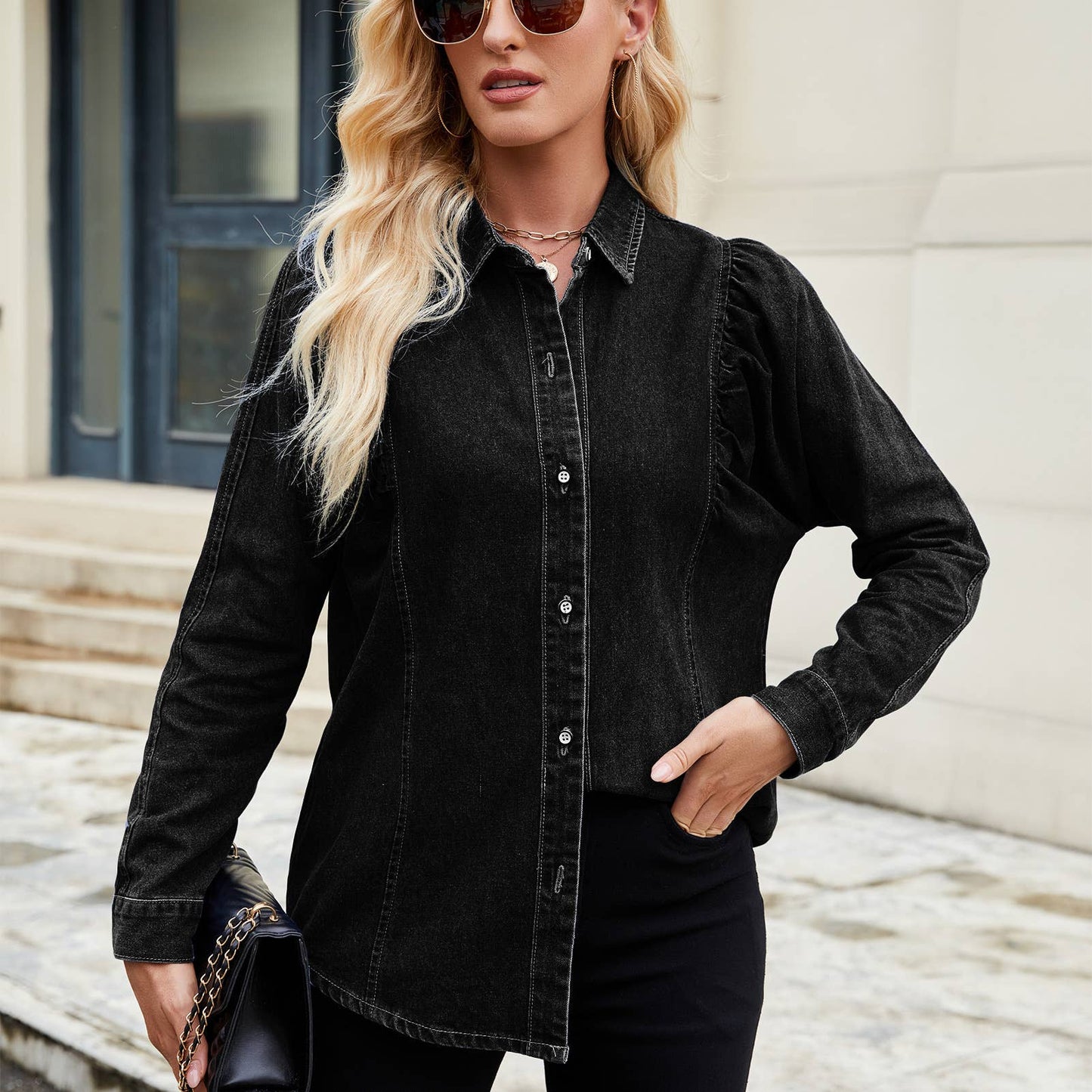 Washed shoulder-shrugging denim long sleeve shirt