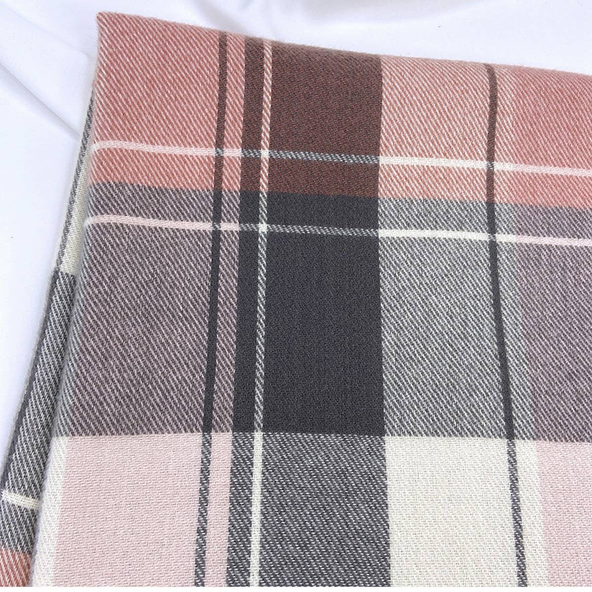 Plaid Tassel Scarf for Women - Retro Winter Warmth_CWASC1454