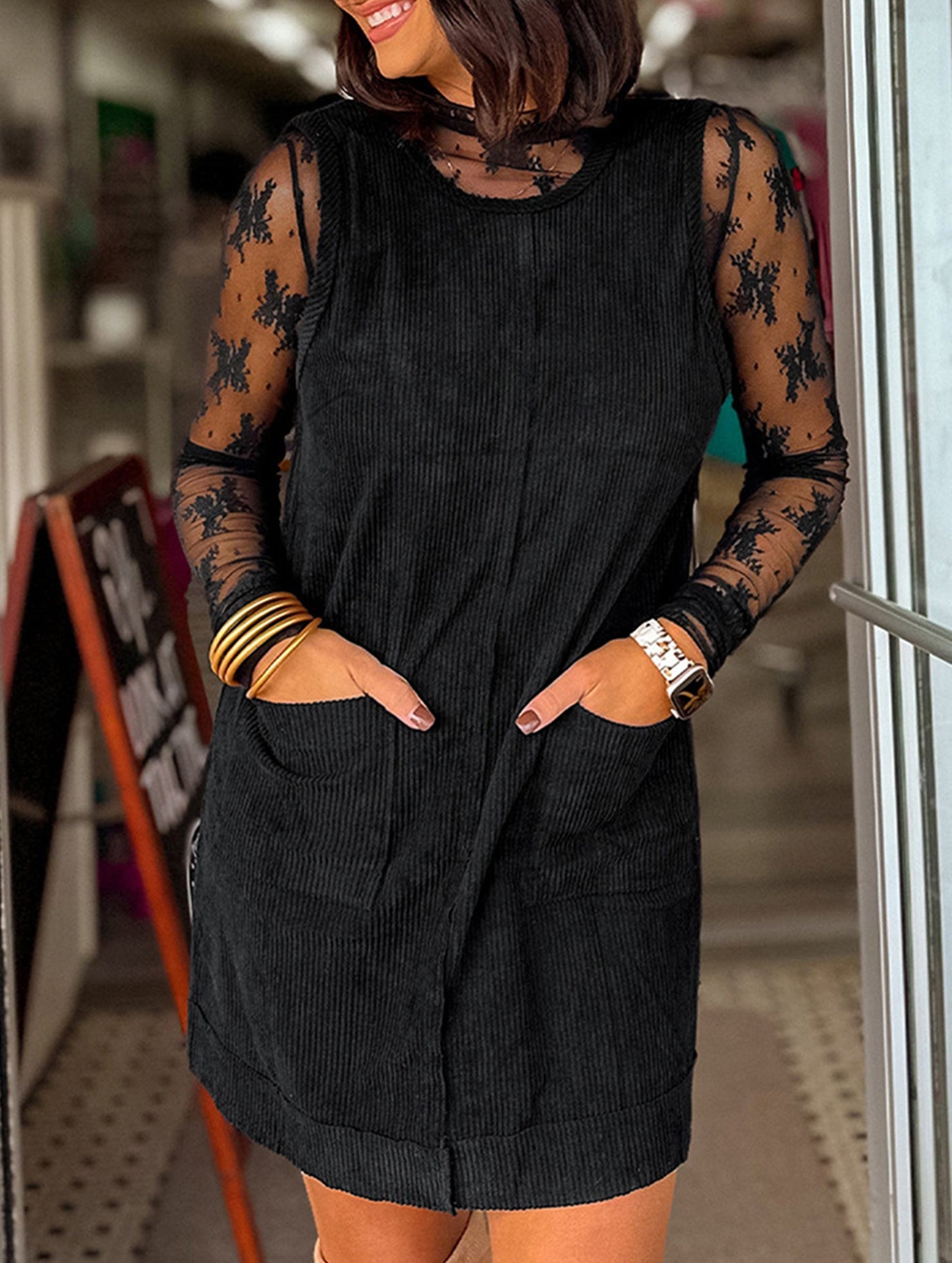 Loose high-waisted midi dress with no sleeves