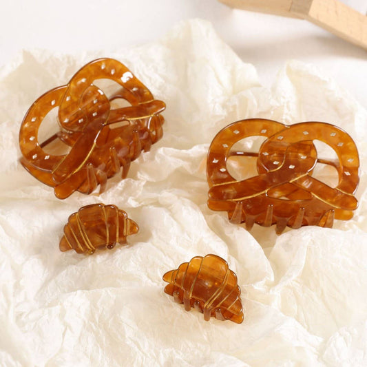 CWAHA4443_SIMPLE AND STYLISH AUSPICIOUS KNOT SHARK CLIP