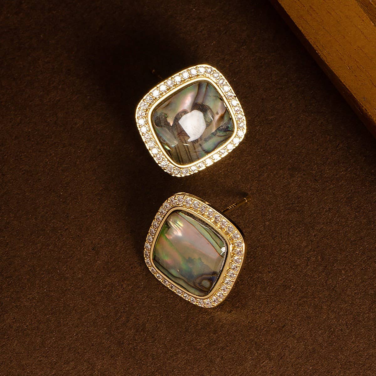 EXQUISITE NATURAL ABALONE DIAMOND EARRINGS_CWMM4280