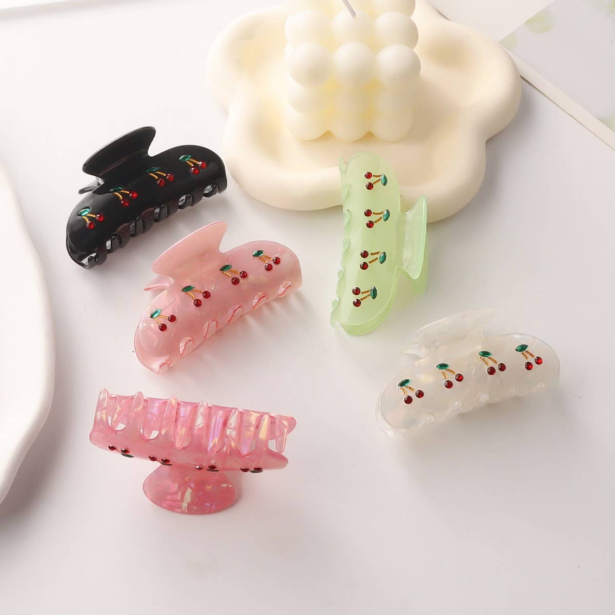 CWAHA1399_LOVELY CHERRY HAIR CLAW CLIP