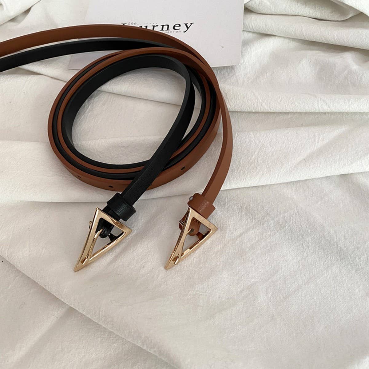 TRIANGULAR PIN BUCKLE WITH SWEATER SUIT THIN BELT_CWABE0654