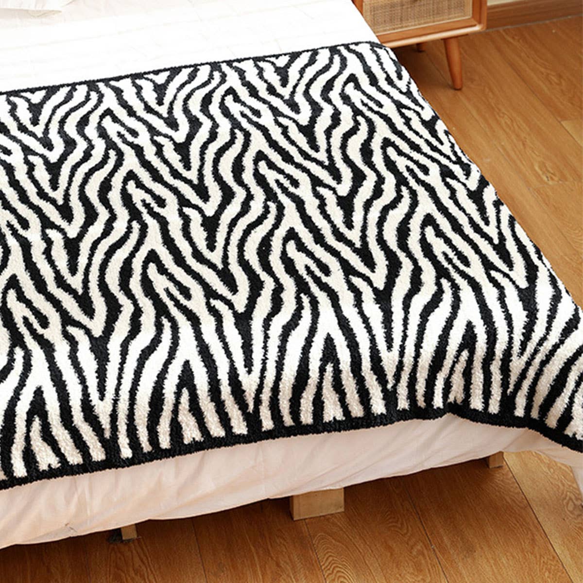 ZEBRA PRINT, HOUNDSTOOTH COZY THROW BLANKETS_CWMM0210