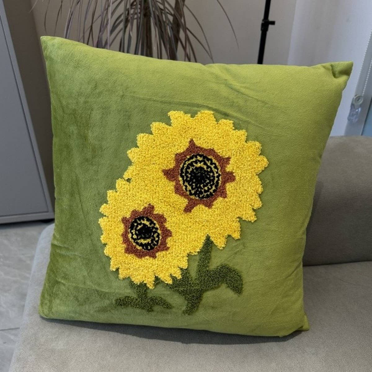 DAISY FLORAL TUFTED PILLOW COVER COTTAGE CHIC DECOR_CWMM7686