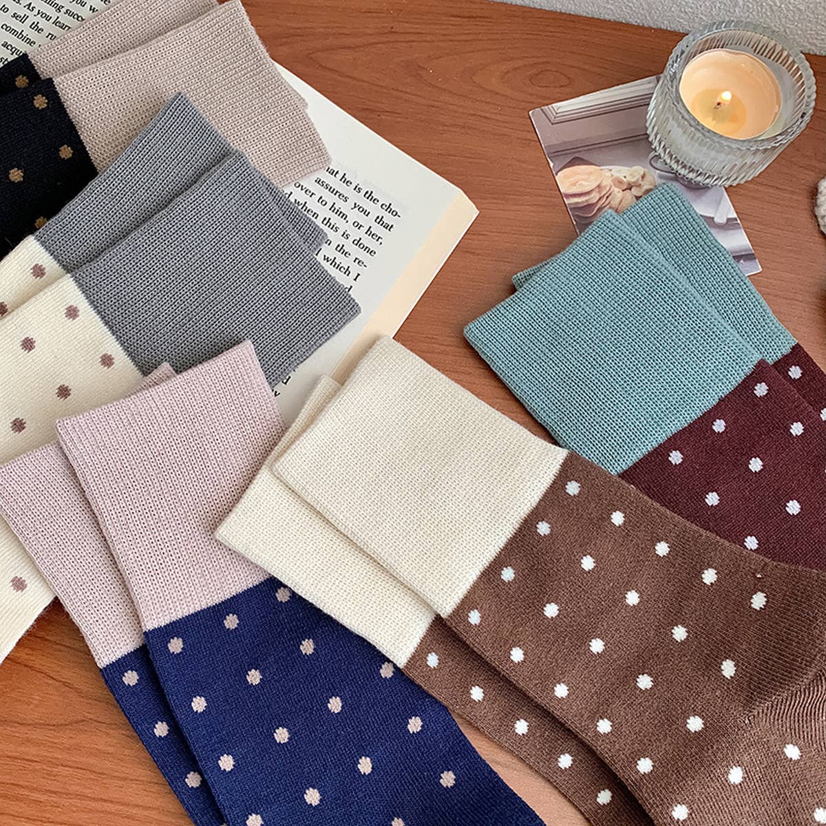 CONTRAST COLOR RETRO POLKA DOT SOCKS