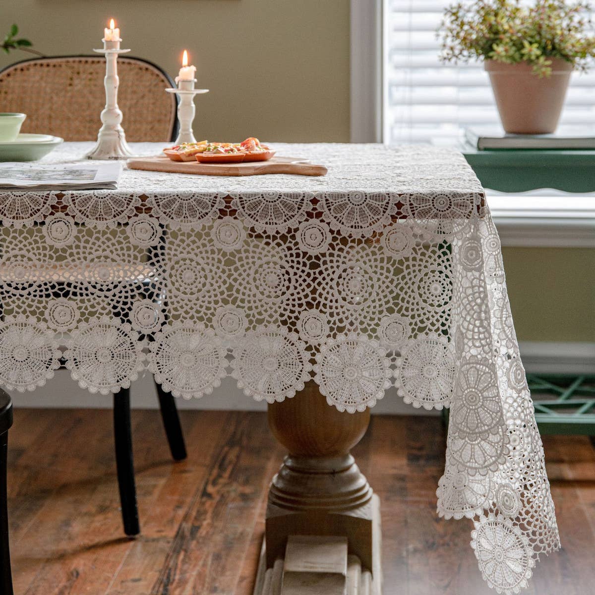 WATER-SOLUBLE EMBROIDERED LACE HOLLOW TABLECLOTH
