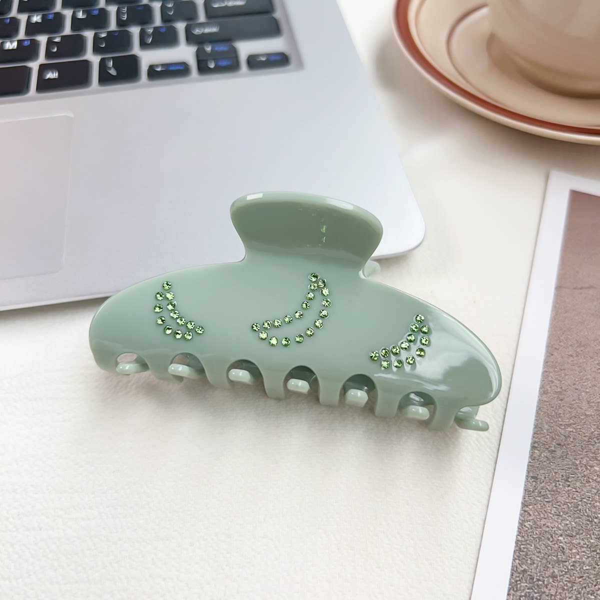 Elegant diamond-encrusted acetate hairpin clipper