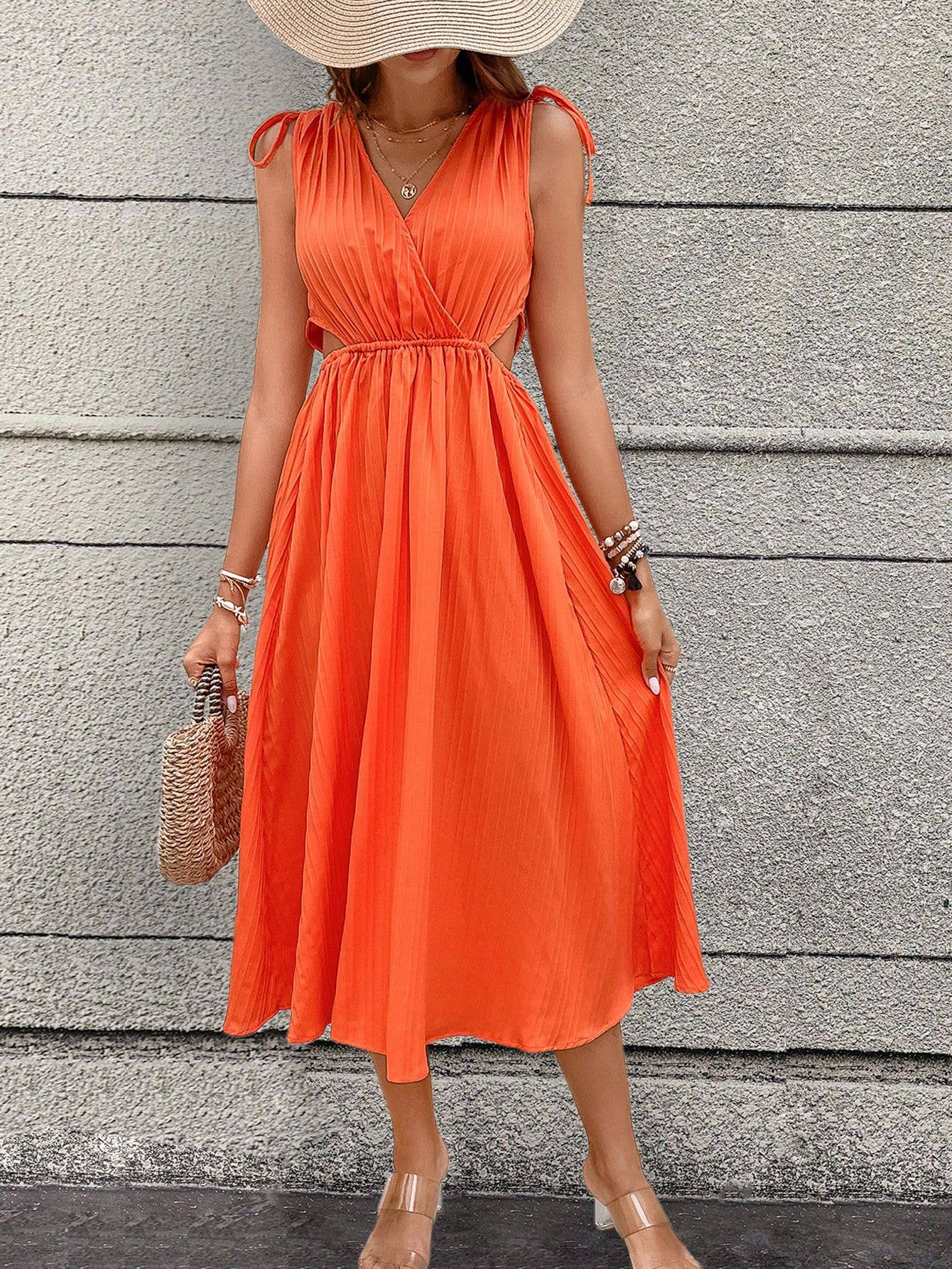 Waist-exposed V-neck sexy high-waisted dress