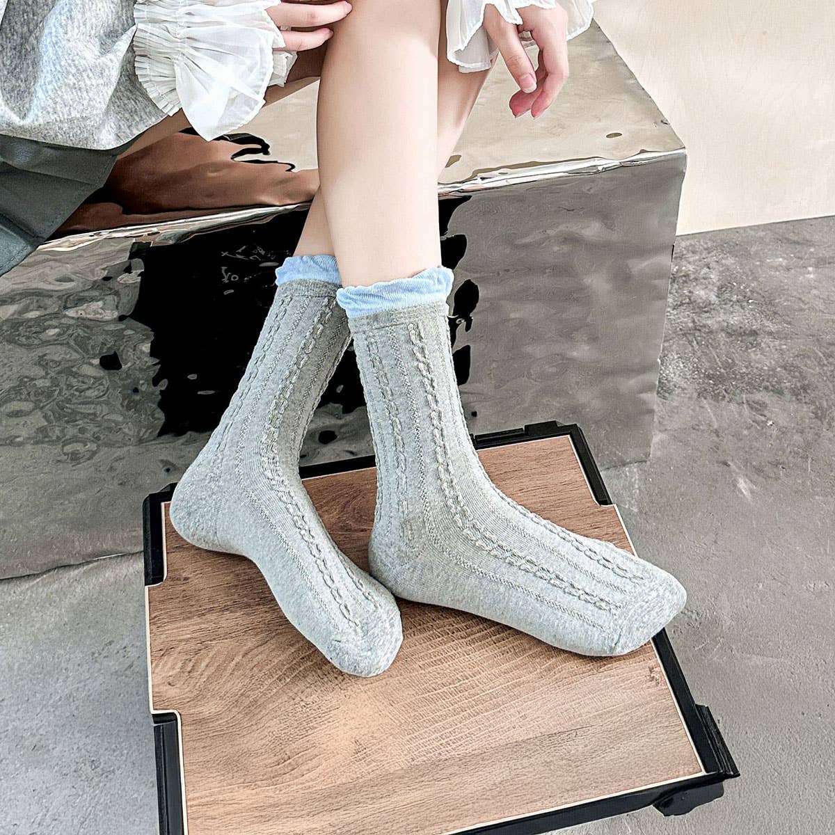 Twist Lace Ruffle Crew Socks For Women