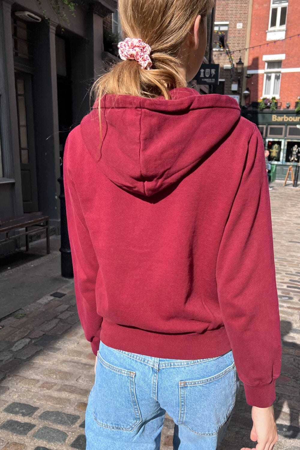 Sporty casual zip-up hooded sweatshirt
