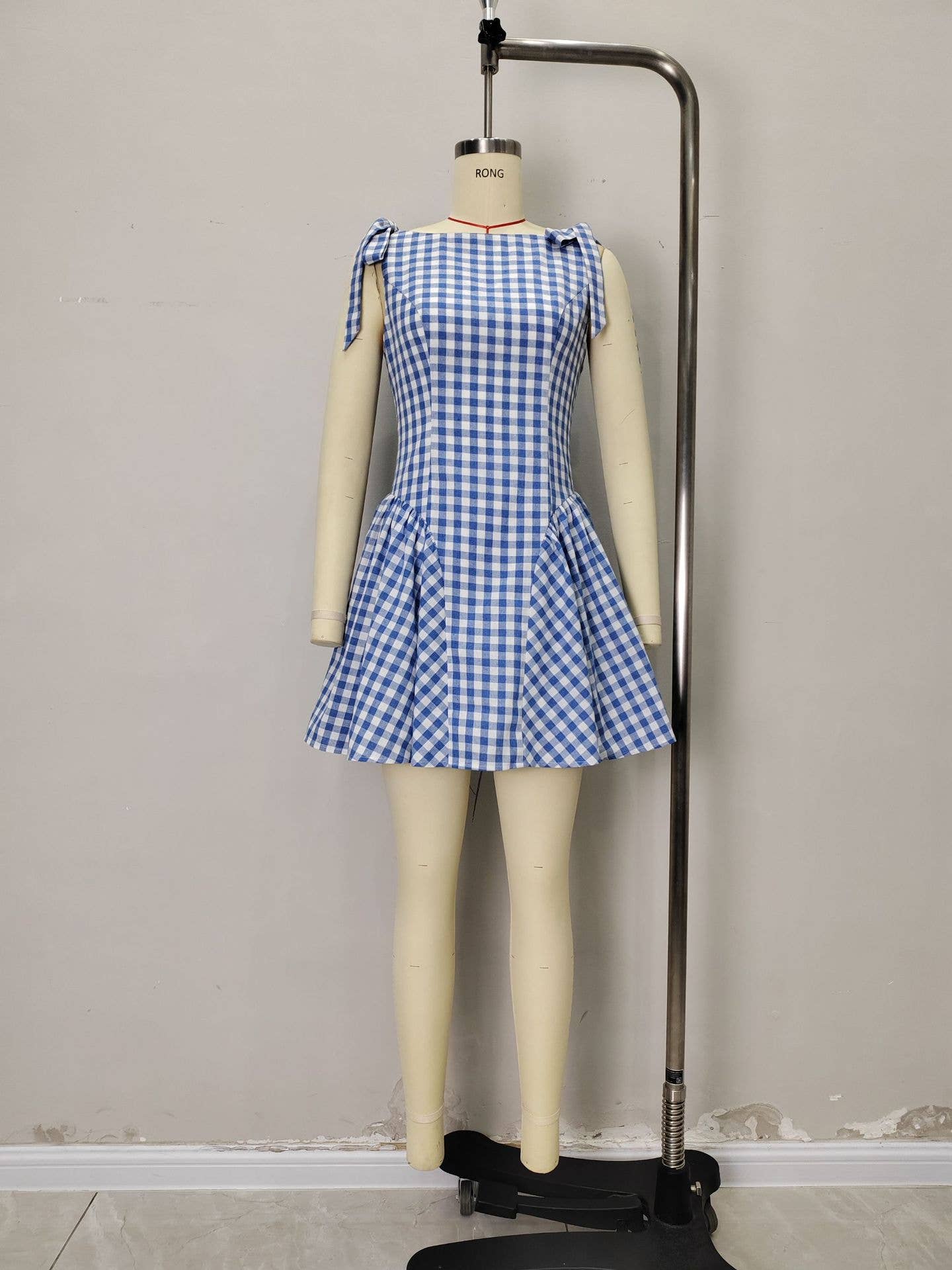Fashion checkered strappy cinched-waist dress