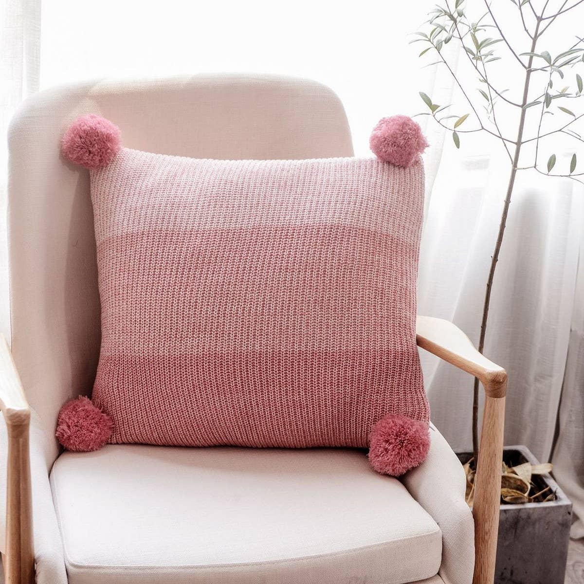 GRADIENT HERRINGBONE COTTON CABLE KNITTED PILLOW