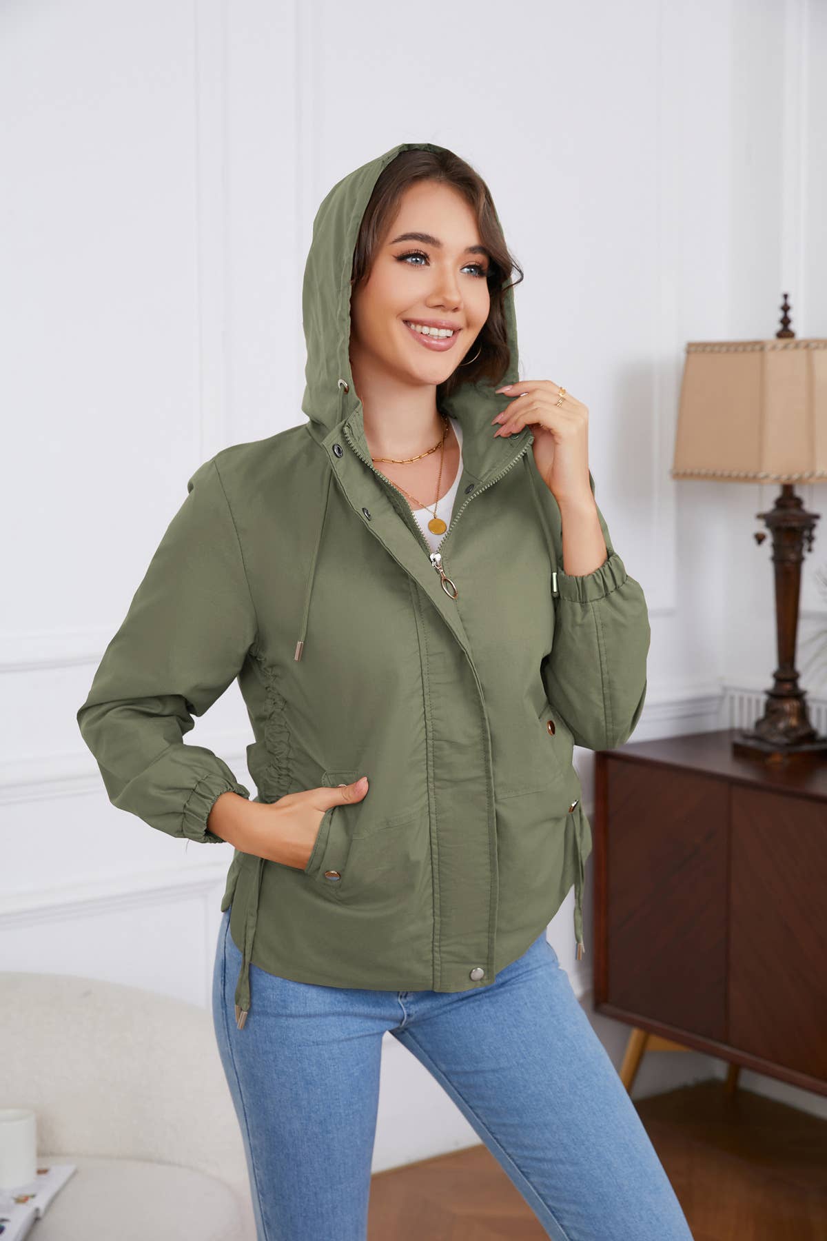 HOODED LONG-SLEEVED BASIC WINDBREAKER