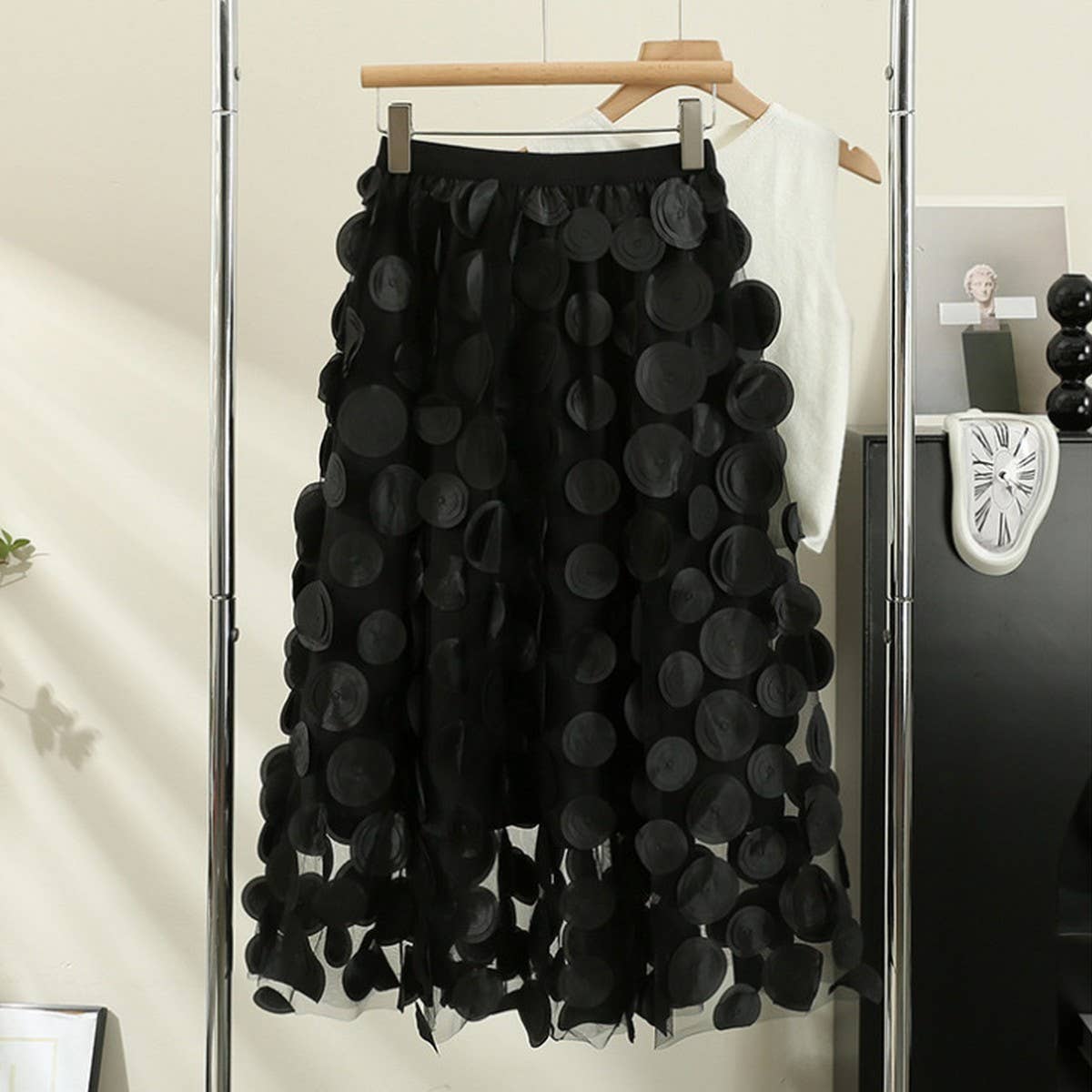 THREE-DIMENSIONAL FLORAL TULLE MESH SKIRT