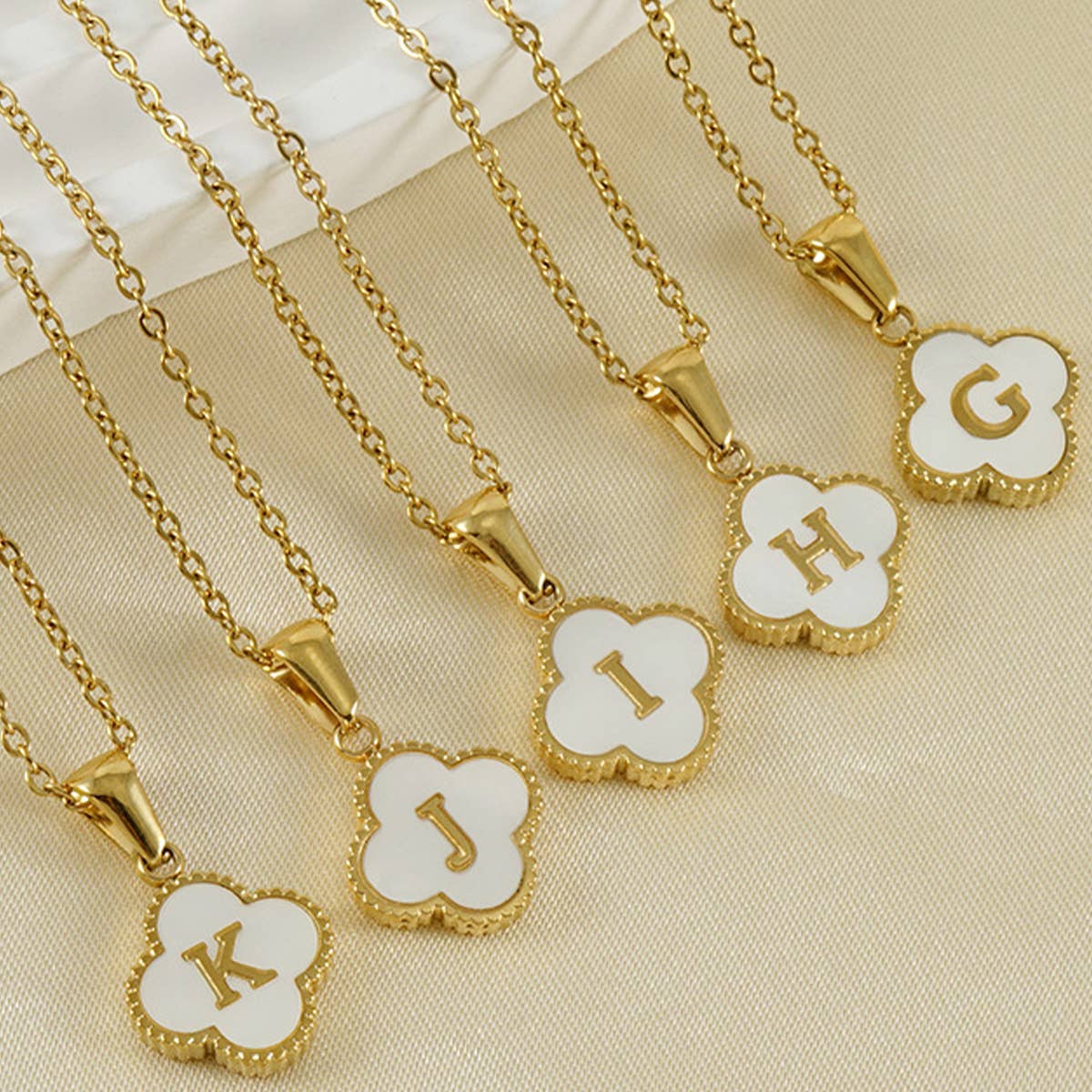 FOUR LEAF CLOVER 26 LETTER SHELL PENDANT NECKLACE