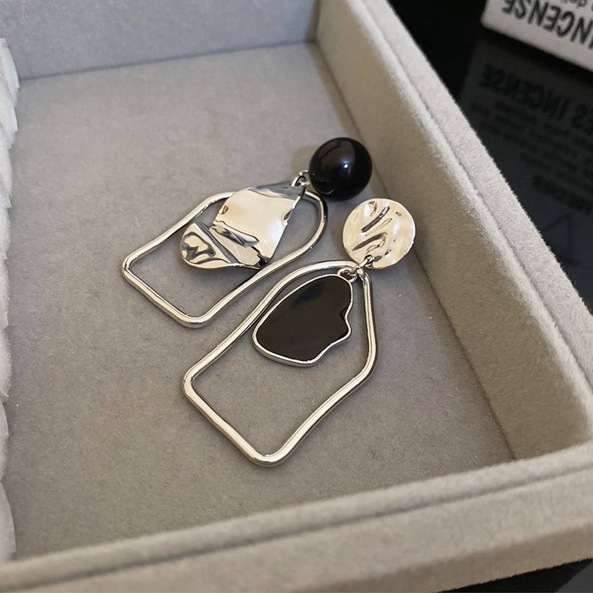 FOLDED GEOMETRIC ASYMMETRIC EARRINGS