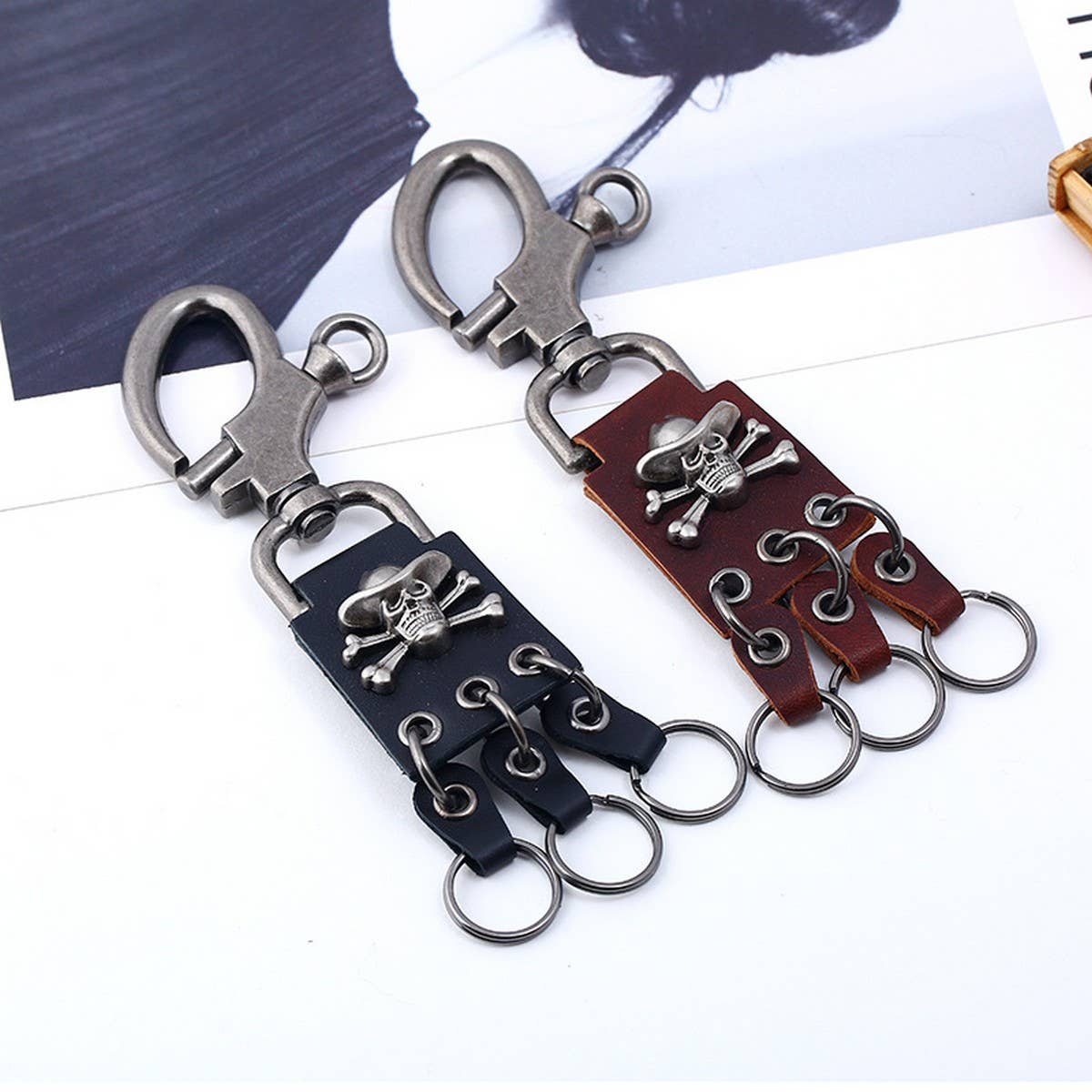 FASHION MEN'S ALLOY SKULL COWHIDE KEYCHAIN_CWMM5027