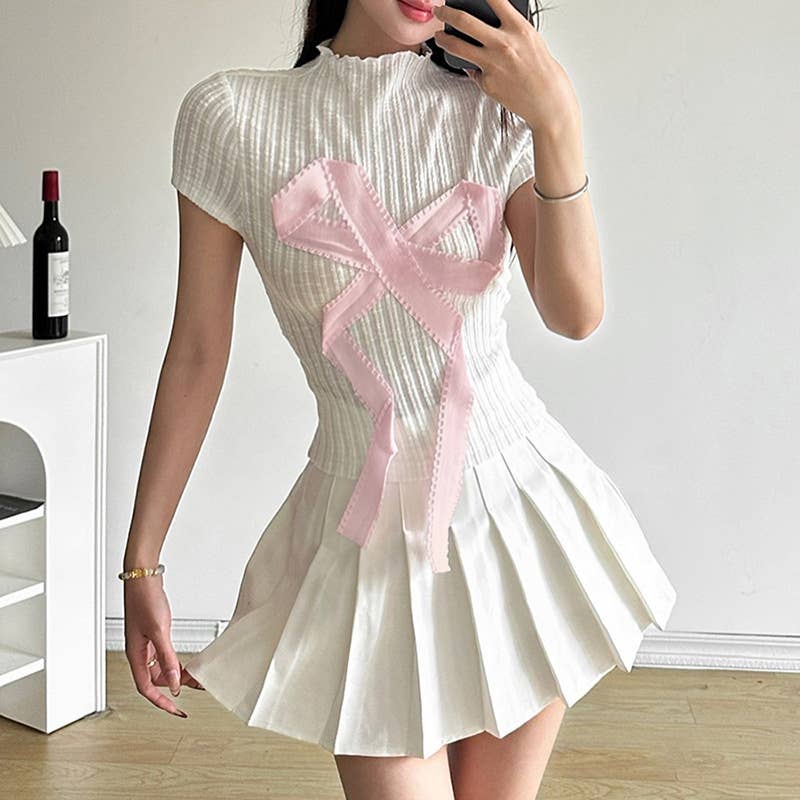 Slim-fit stylish crew neck with short sleeves