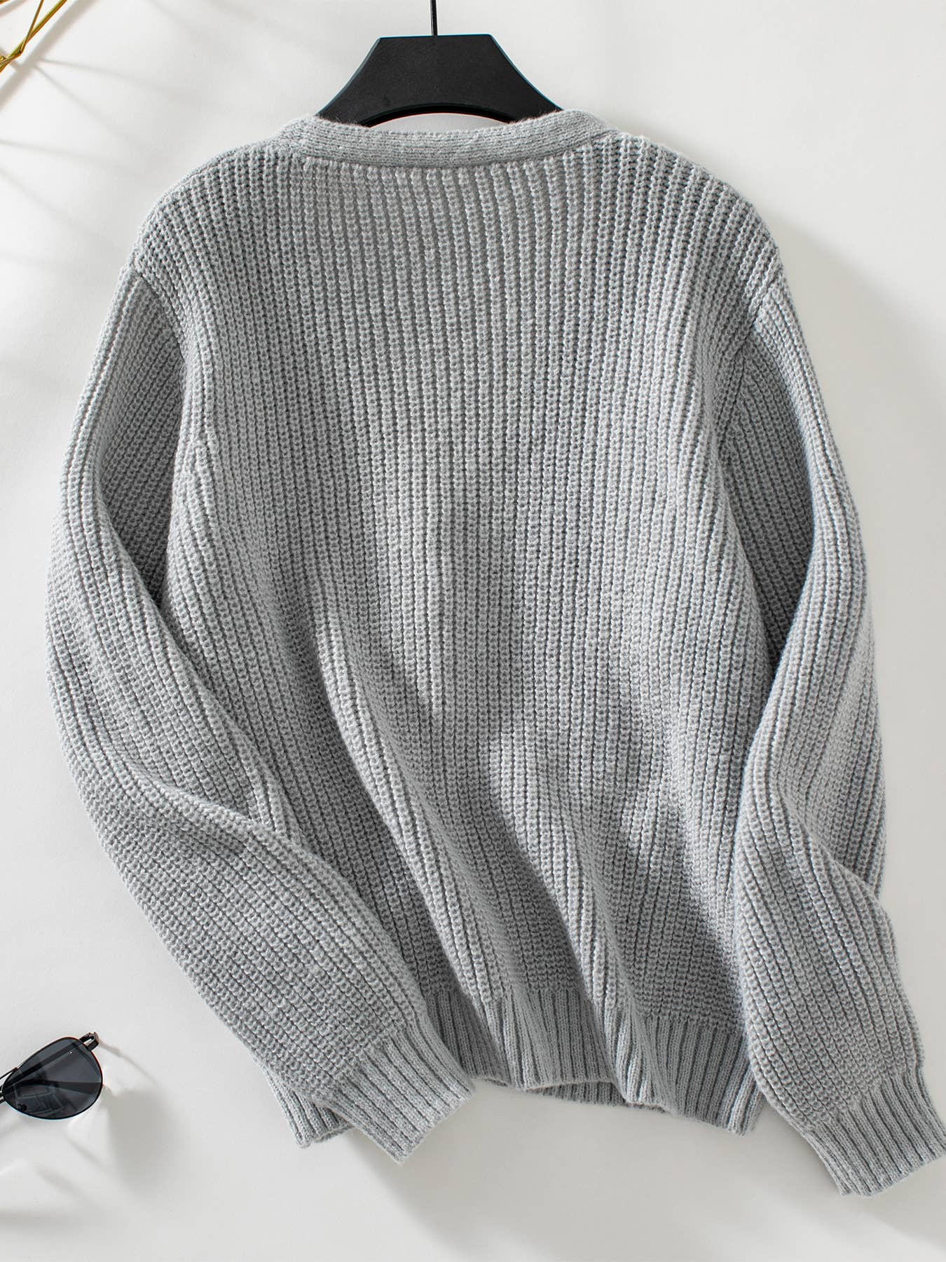 VINTAGE CRAFTY FLOWER BREASTED V-NECK CARDIGAN