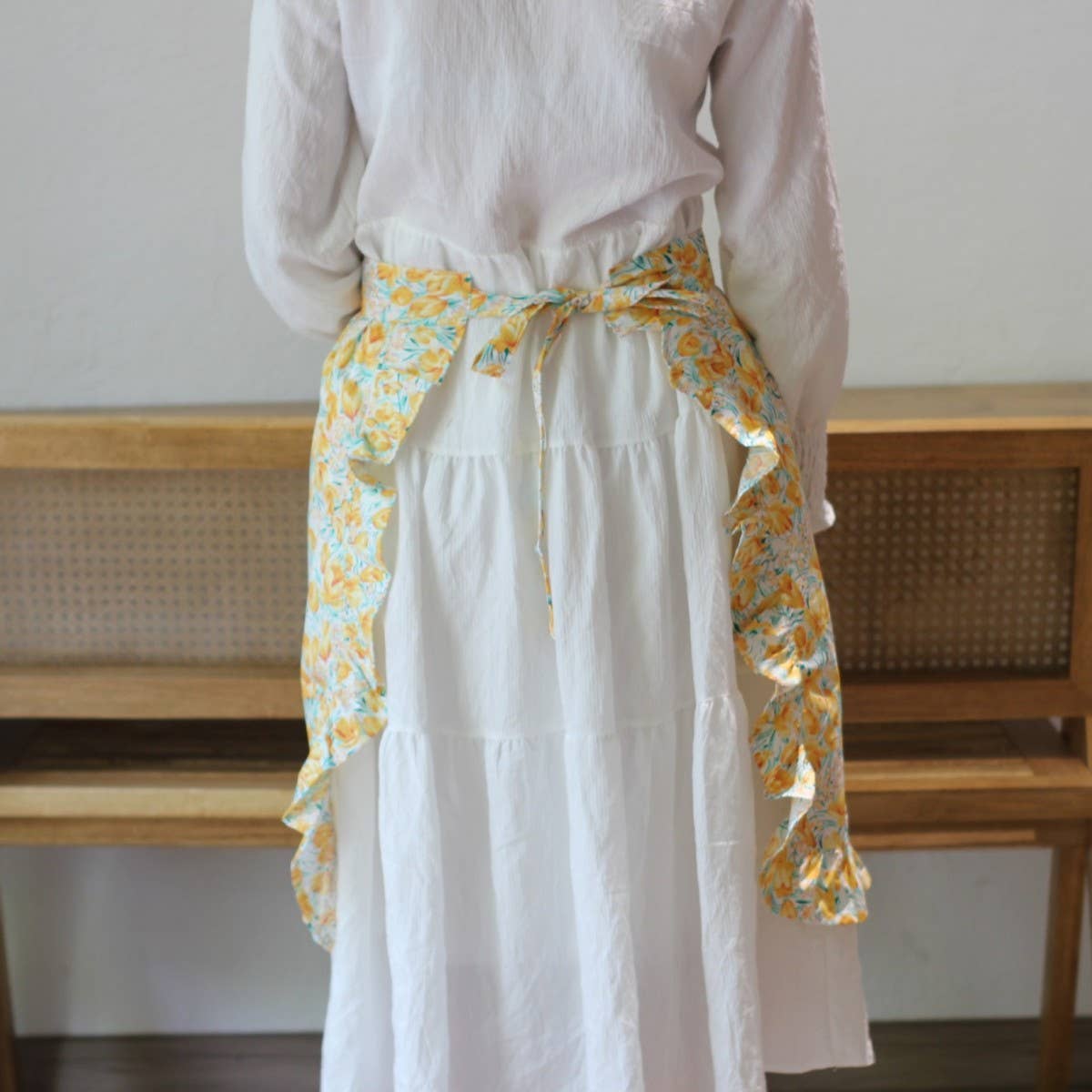 SMALL FRESH LOLITA TULIP APRON HALF-LENGTH APRON_CWMM5822