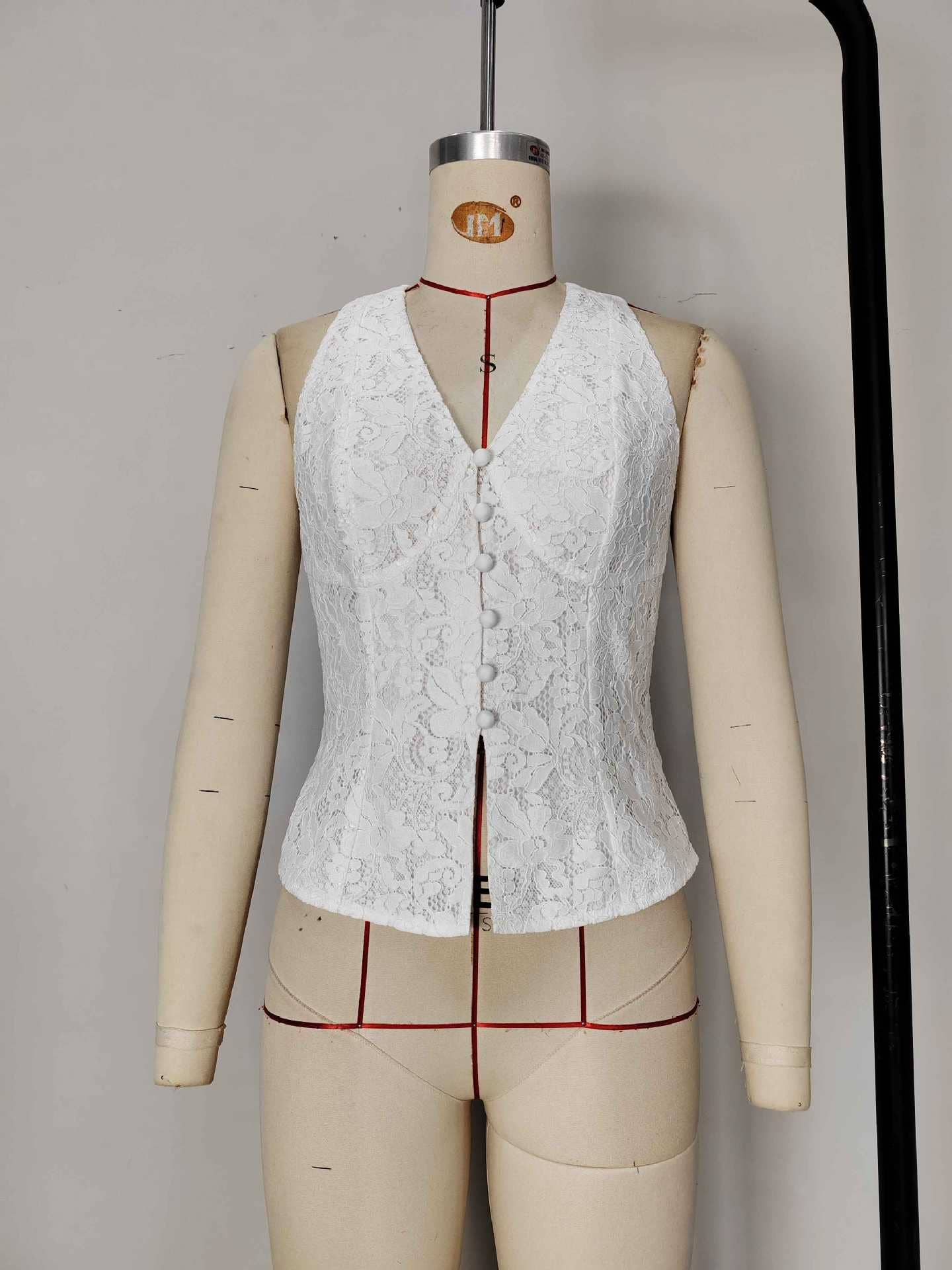 V-neck single breasted white lace edge vest