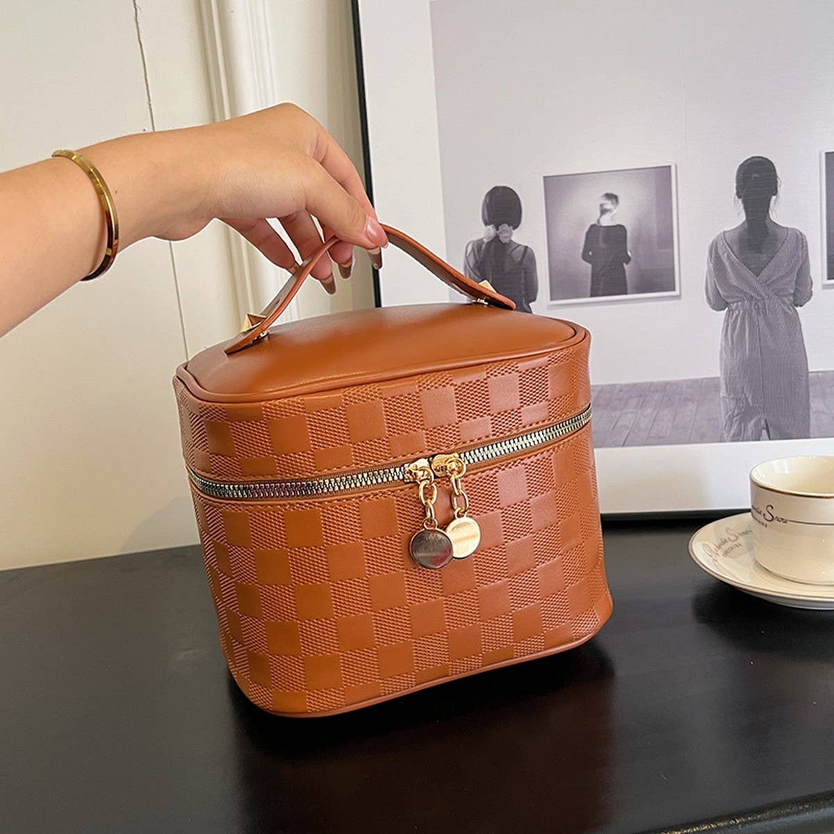 HIGH-VALUE FASHIONABLE PORTABLE COSMETIC BAG_CWAB4460