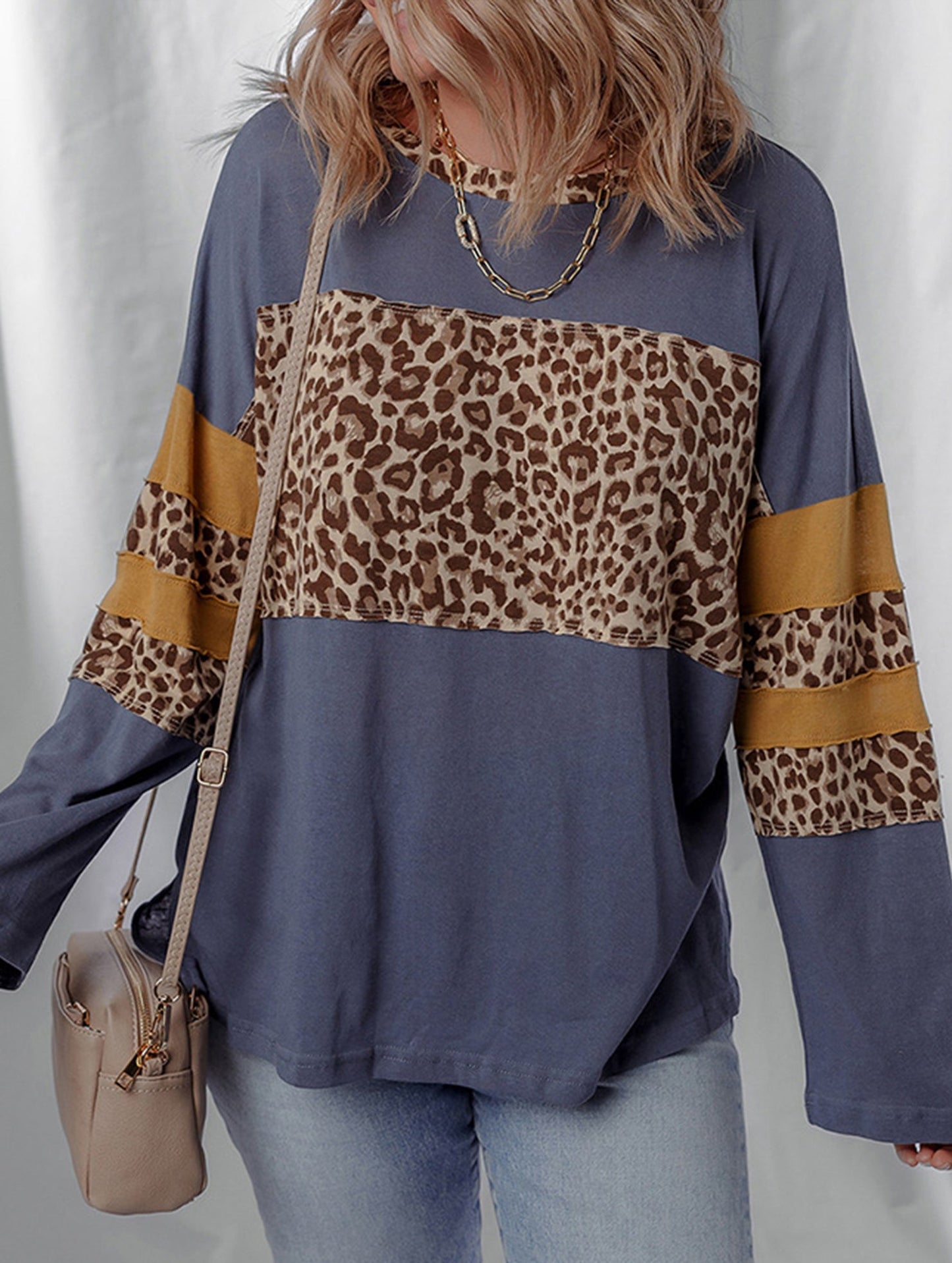 Leopard-print asymmetrical hem long-sleeve top
