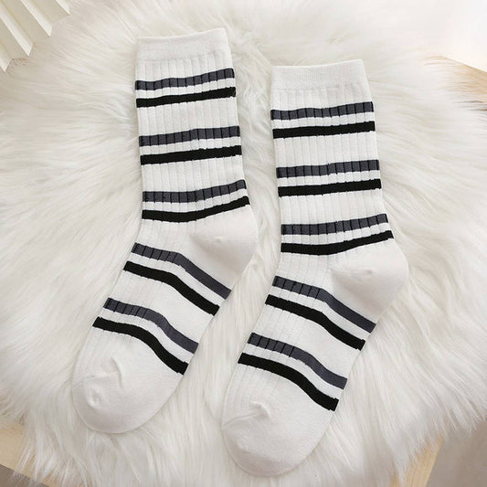 AUTUMN BLACK AND WHITE STRIPED SOCKS FOR WOMEN_CWMS1001