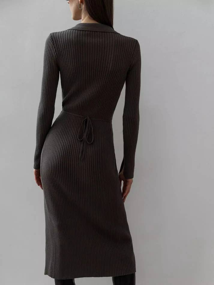 Long-sleeved solid-color fitted sweater dress