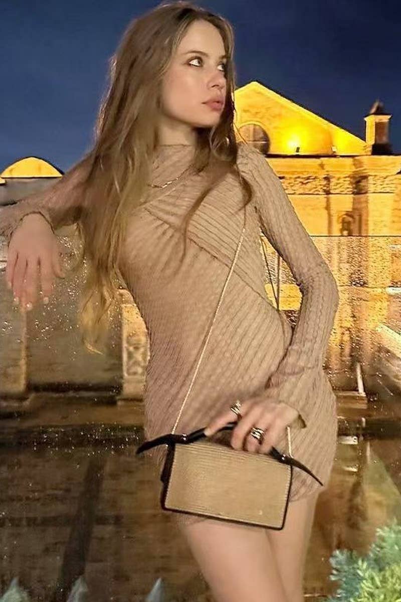 CWDSD10857_SLIM-FIT SOLID COLOR HIP-HUGGING MINI DRESS