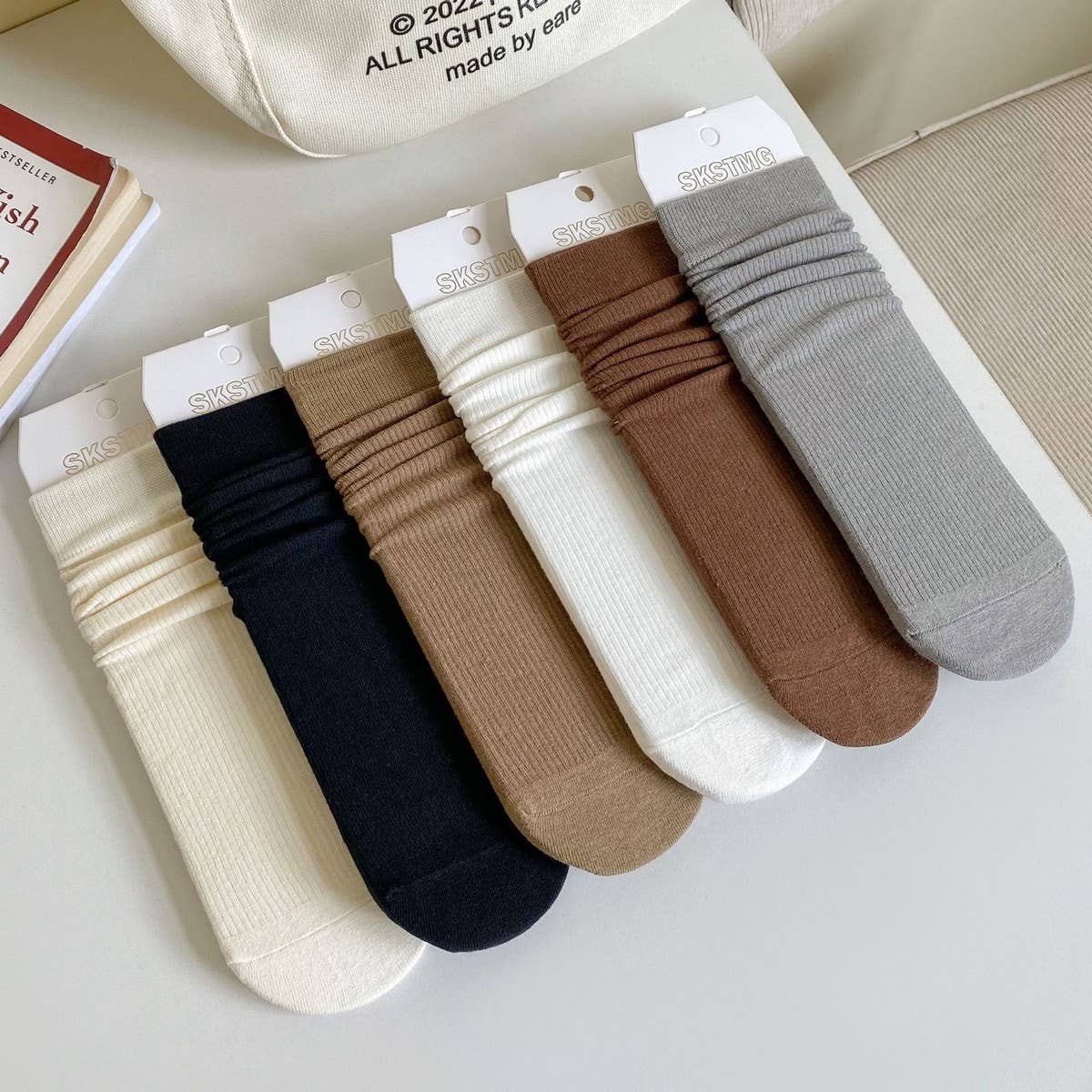 WOMEN SOLID COLOR STRAIGHT SOCKS JOKER SOCKS