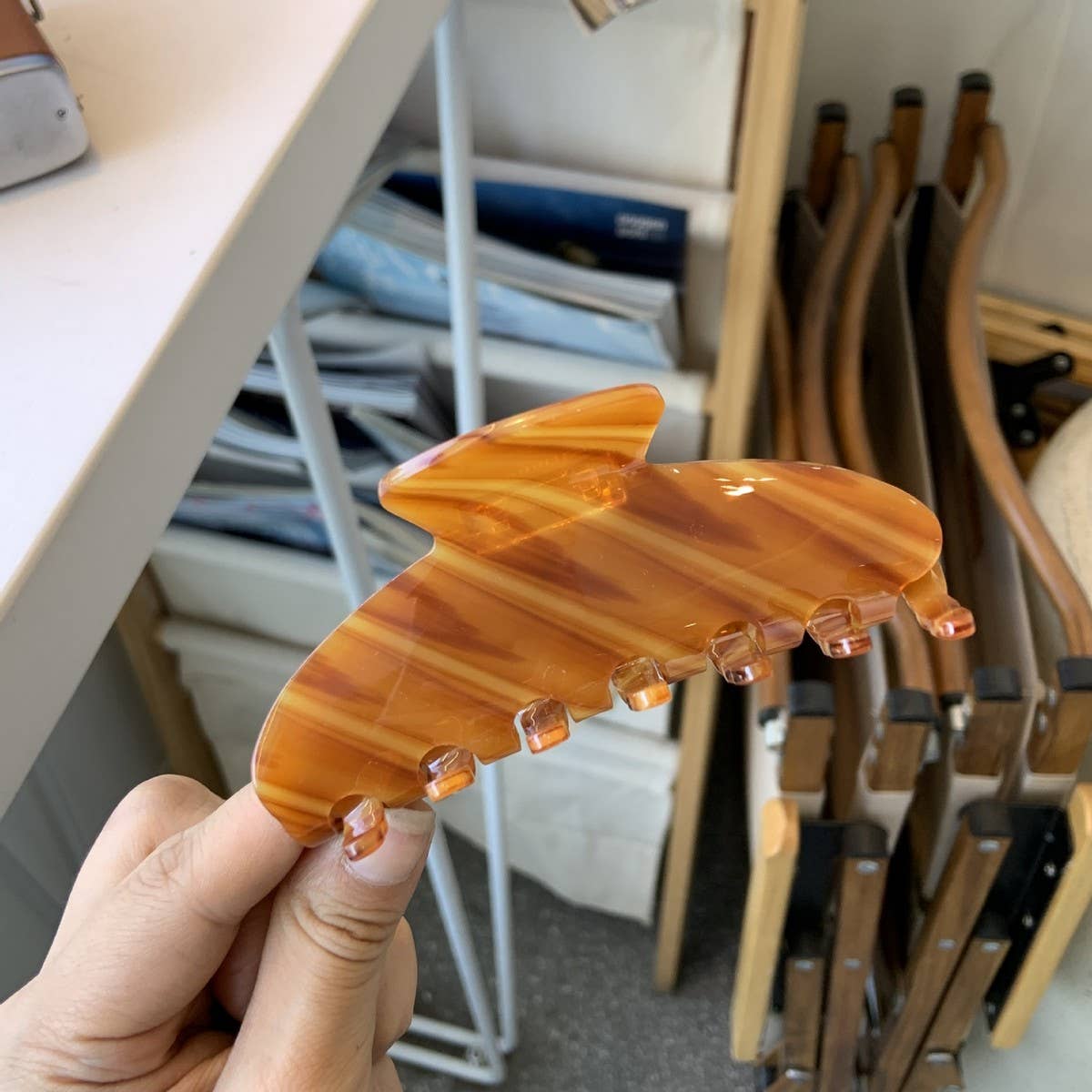 CWAHA5122_LIGHT LUXURY CARAMEL COLORFUL STRIPED HAIRPIN