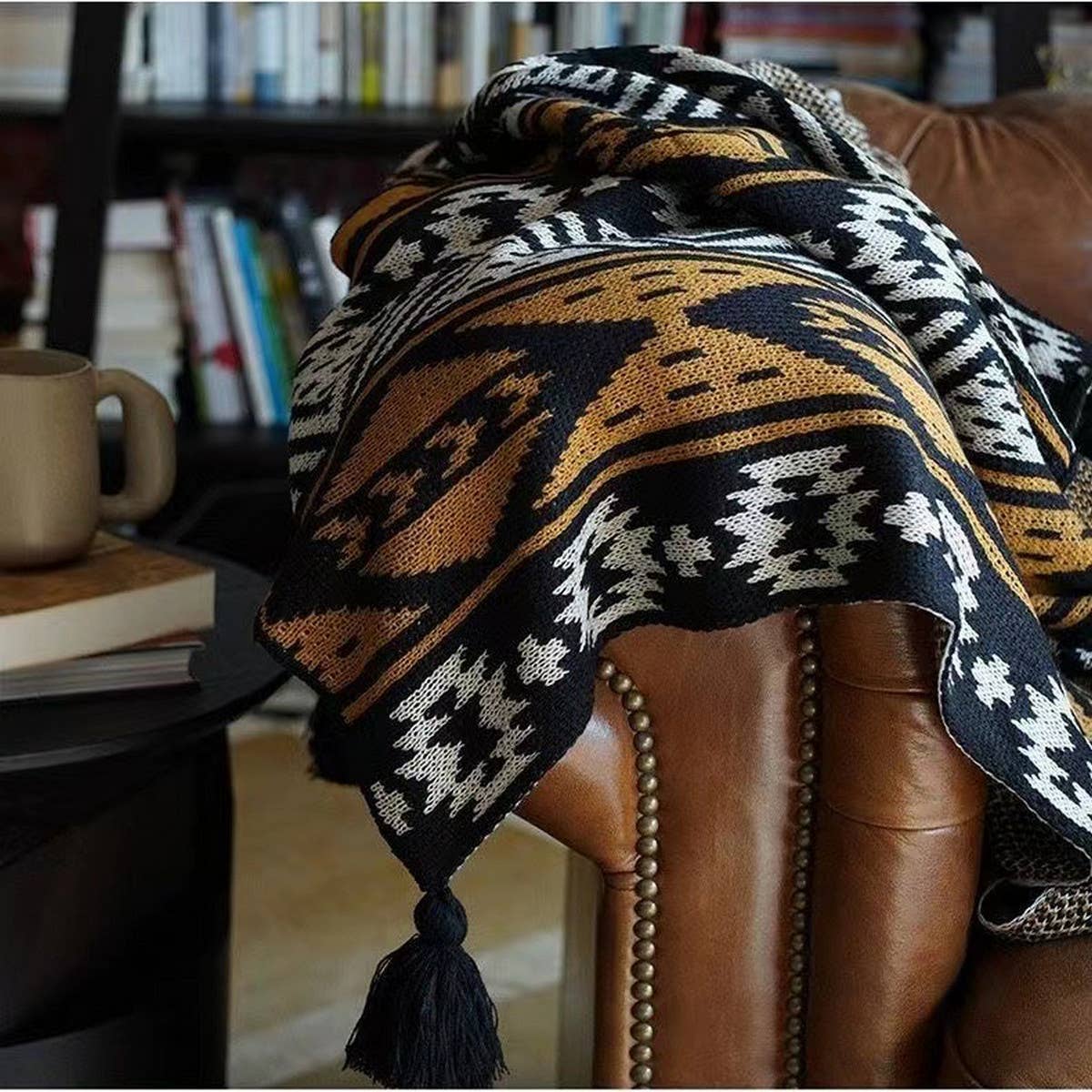 KNITTED GEOMETRIC STRIPE SOFA BLANKET