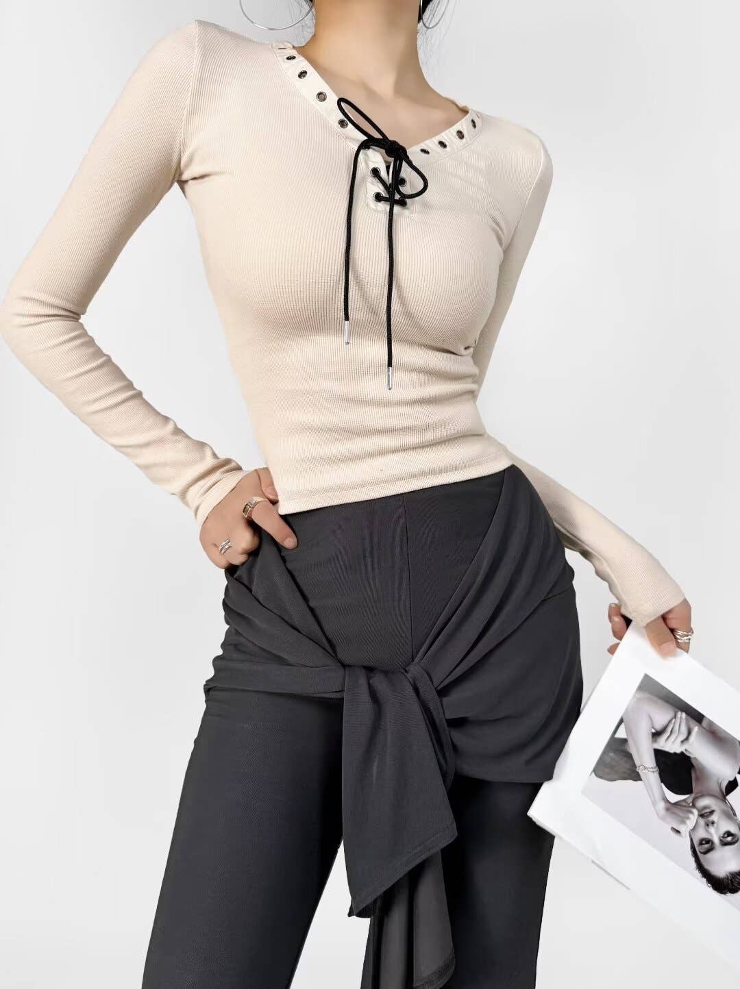 Elastic long-sleeved V-neck lace-up slim T-shirt