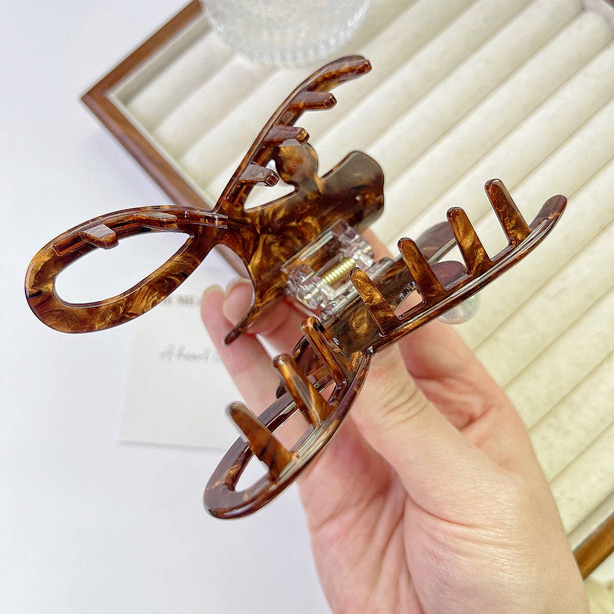 Ginkgo Leaf Pearl Hair Claw, Elegant French Clip_CWAHA1347